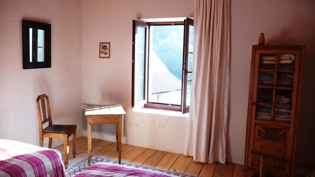 Saint-Pierre-d'Entremont  La Chouette A L'Heure Du Pinson B&B 객실 사진